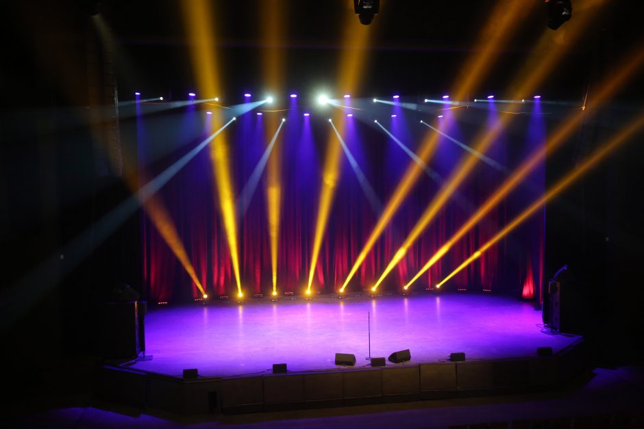 Vasaros sezoną „Domino“ teatras pradės modernioje Palangos koncertų salėje