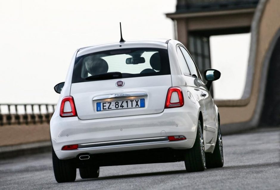 Italai atnaujino šešis dešimtmečius konkurencijos neturintį „Fiat 500“