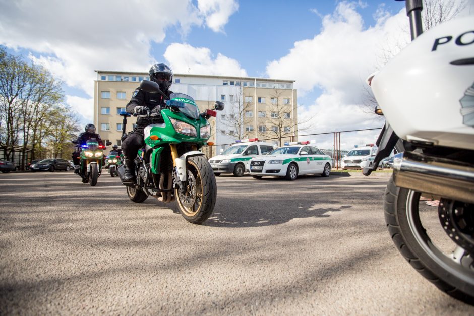 Policininkai balnoja plieninius „žirgus“: mieste ir rajone – reidai