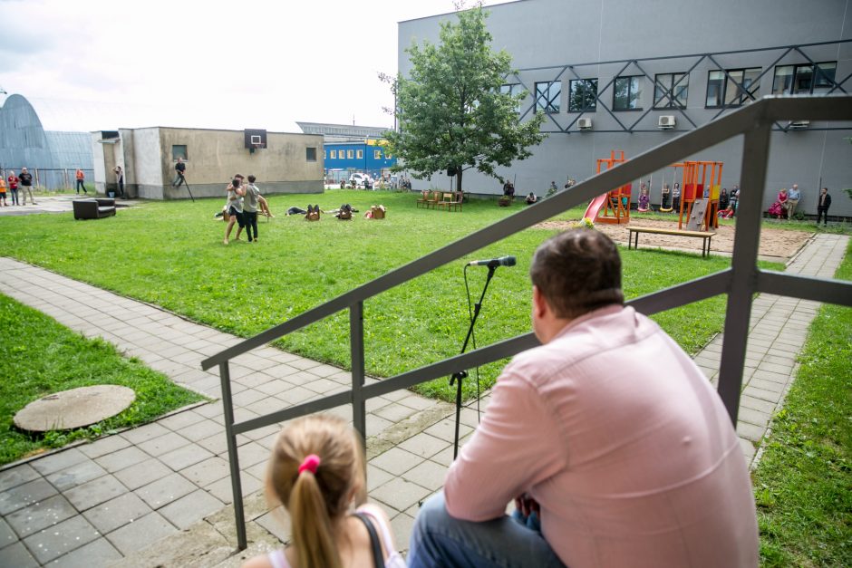 Netikėtumų festivalyje pasirodė cirko artistai