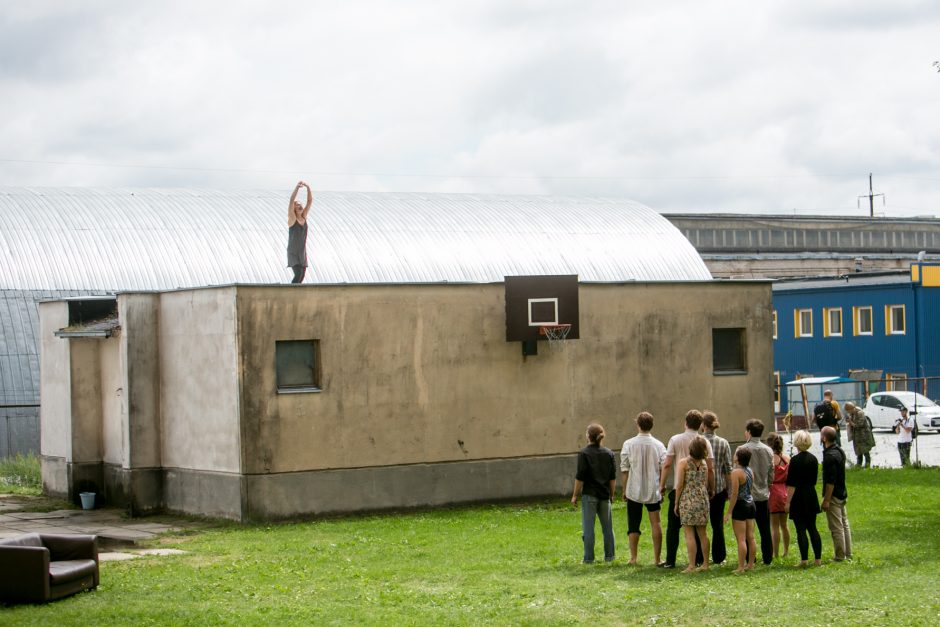 Netikėtumų festivalyje pasirodė cirko artistai