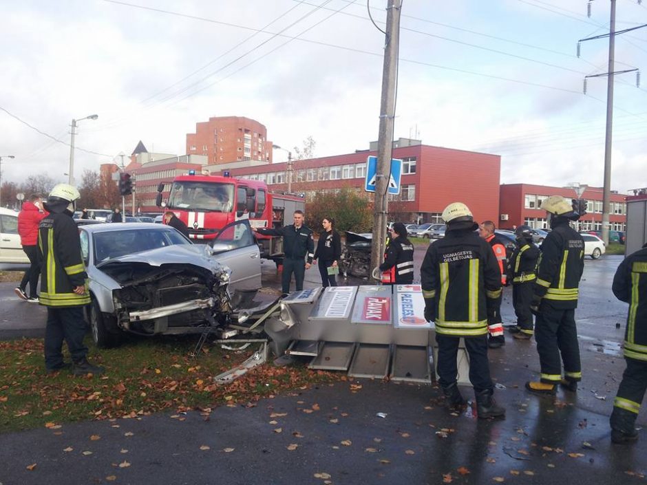 Per dviejų „Audi“ avariją nukentėjo jaunas vairuotojas