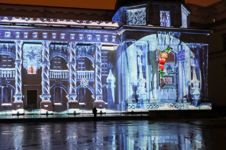 Katedros aikštėje susirinkusieji mėgavosi Kalėdinės 3D pasakos „Spragtukas“ premjera