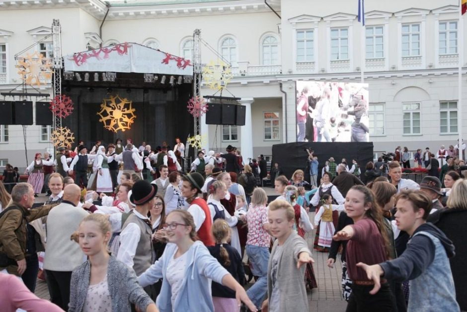 Akcija „Visa Lietuva šoka“ įrodė – lietuviai moka šokti!