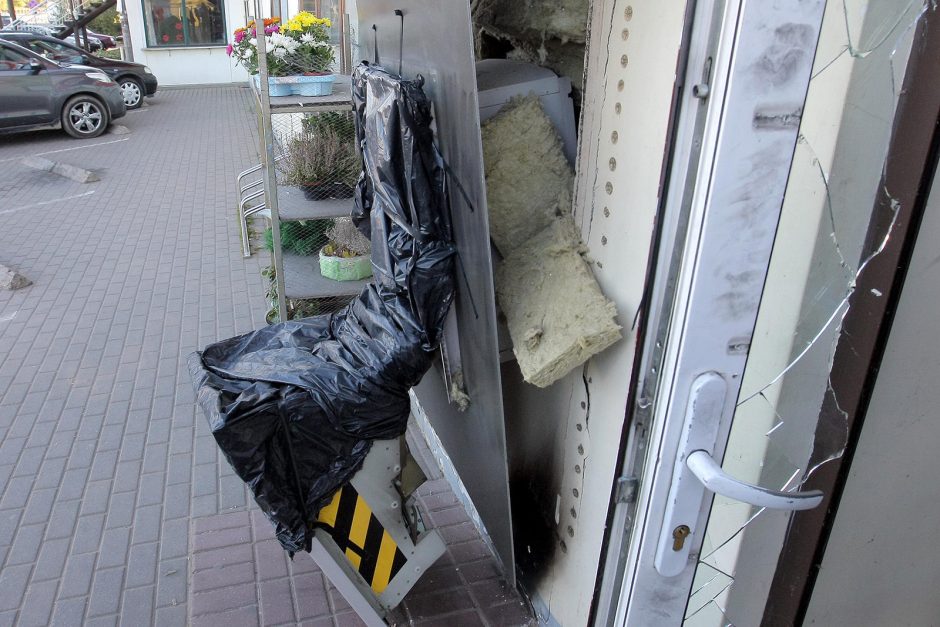 Iš susprogdinto bankomato Kauno rajone pavogta 91 tūkst. eurų