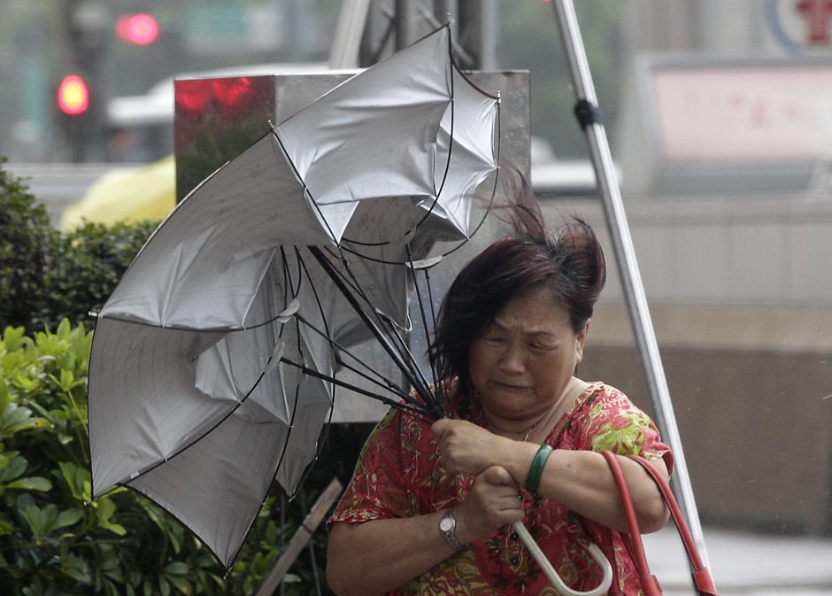 Taivane siautė taifūnas „Matmo“