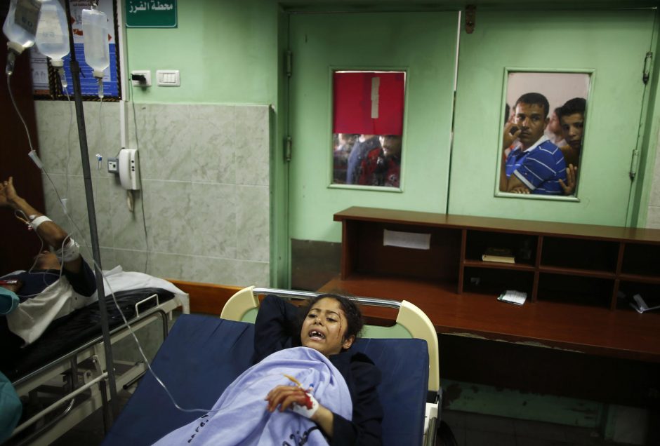 Izraelio sviediniui pataikius į JT mokyklą Gazos Ruože žuvo 15 žmonių