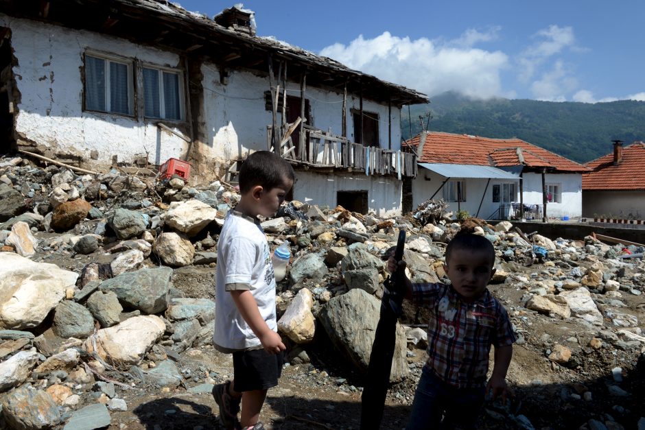 Makedonijoje per audrą žuvo keturi žmonės, iš jų trys – vaikai