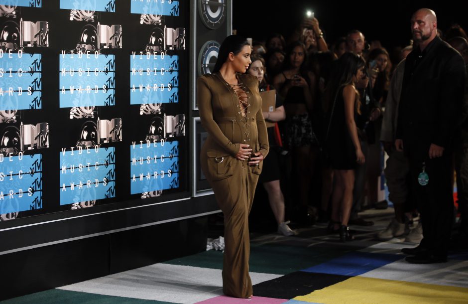 MTV muzikos apdovanojimų ceremonija 2015