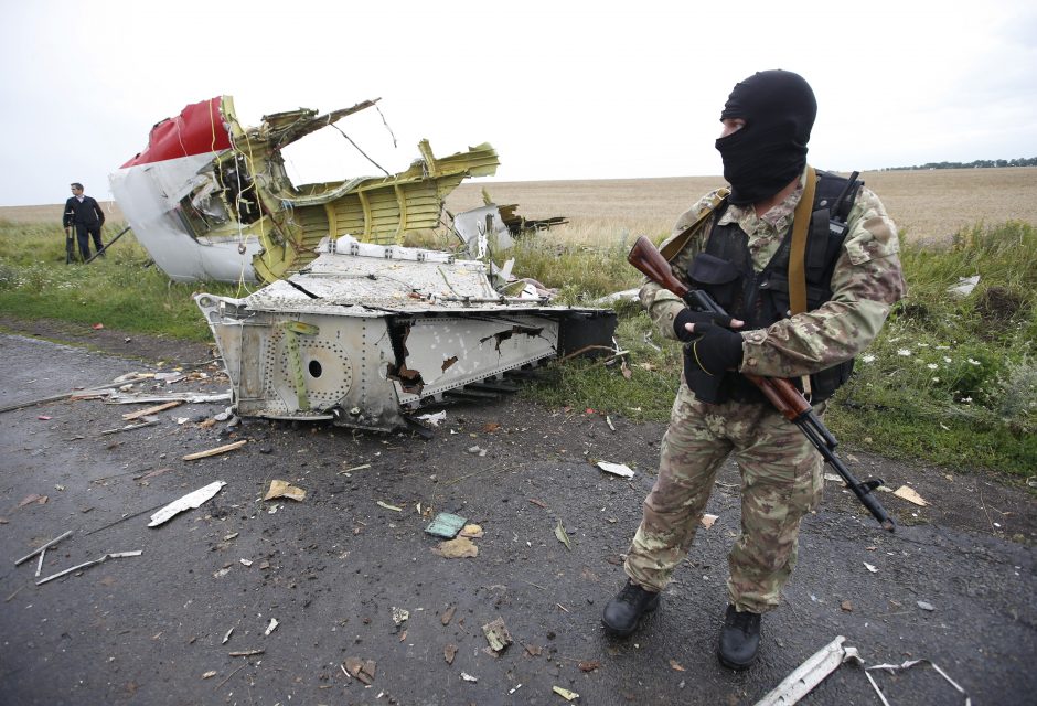 Tyrėjai: Malaizijos lėktuvas Ukrainoje buvo numuštas „Buk“ raketa