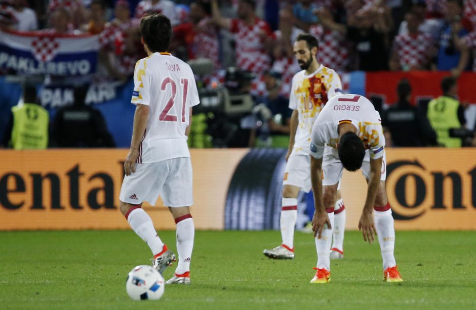 Europos futbolo pirmenybėse – čempionų titulą ginančių ispanų pralaimėjimas