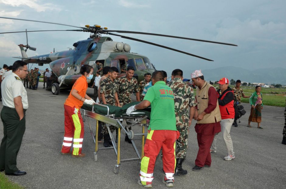 Nelaimė Nepale: į upę įkritus autobusui žuvo 21 žmogus