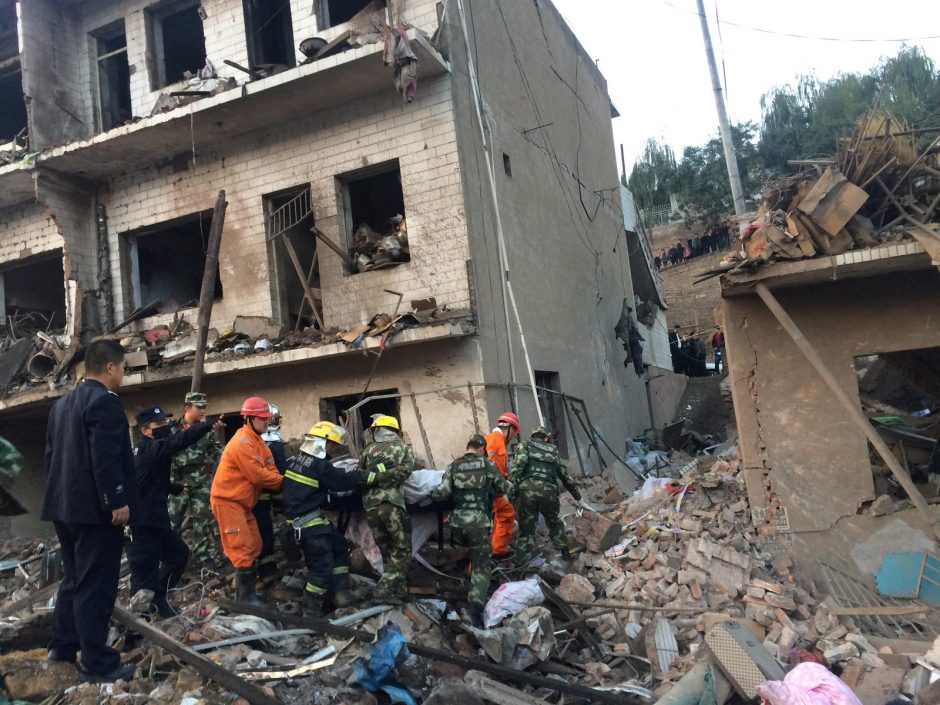 Kinijoje nugriaudėjusio galingo sprogimo aukų padaugėjo iki 14