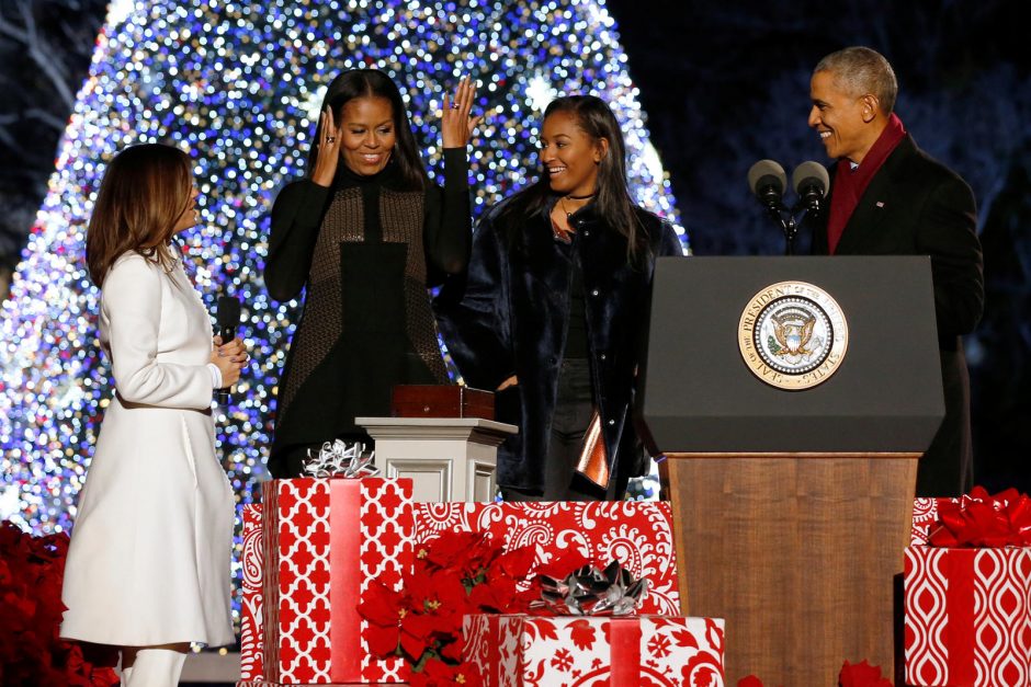 B. Obama paskutinį kartą įžiebė pagrindinę šalies Kalėdų eglę