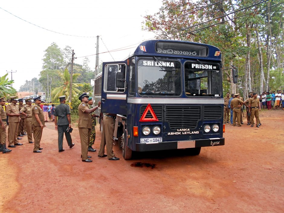 Šri Lankoje per kalėjimo autobuso apšaudymą žuvo septyni žmonės