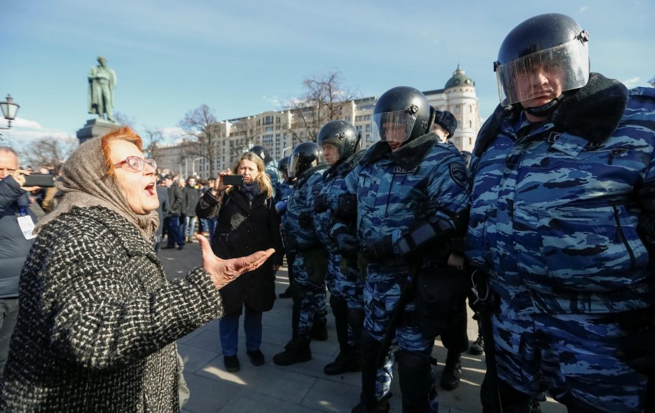 Lietuva ragina paleisti Rusijoje sulaikytus protestuotojus