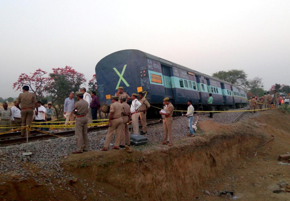 Indijoje per traukinio avariją sužeisti 38 žmonės
