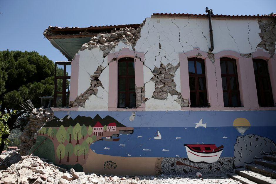 Žemės drebėjimo nuniokotoje Graikijos saloje – nepaprastoji padėtis