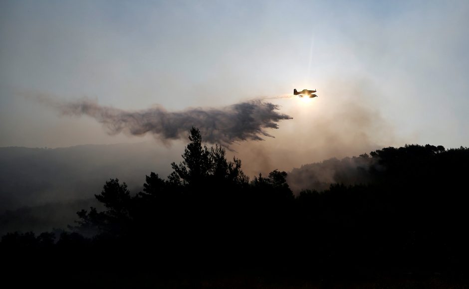 Kroatijoje miško gaisrai kelia pavojų svarbiam uostui