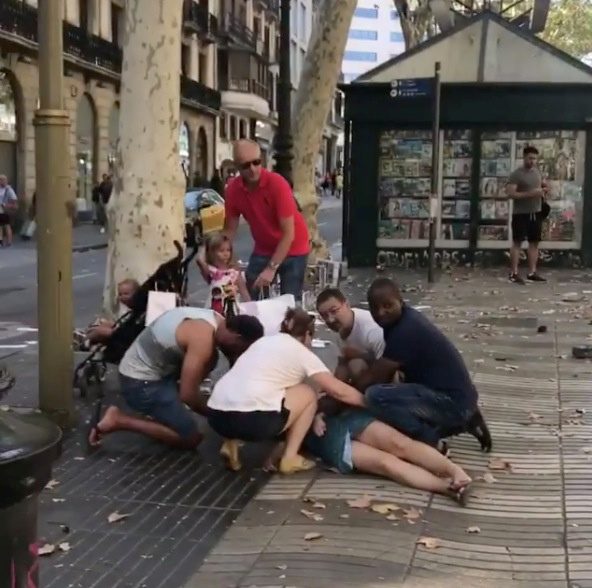 Ispanijoje išpuolių aukų pagerbimą palydėjo šūksniai „mes nebijome“