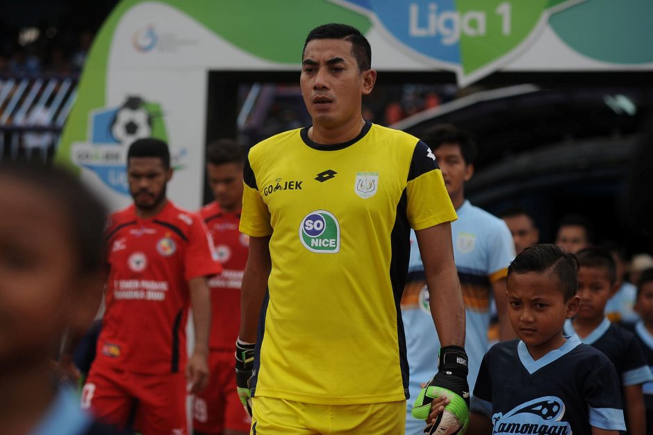 Indonezijoje po susidūrimo per futbolo rungtynes mirė vartininkas