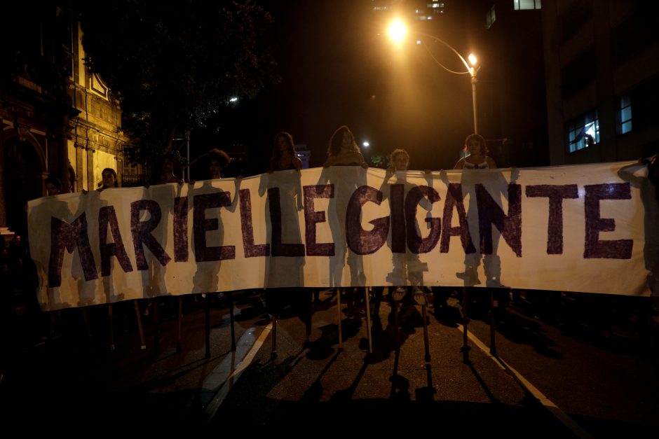Tūkstančiai brazilų gedi nužudytos Rio de Žaneiro miesto tarybos narės