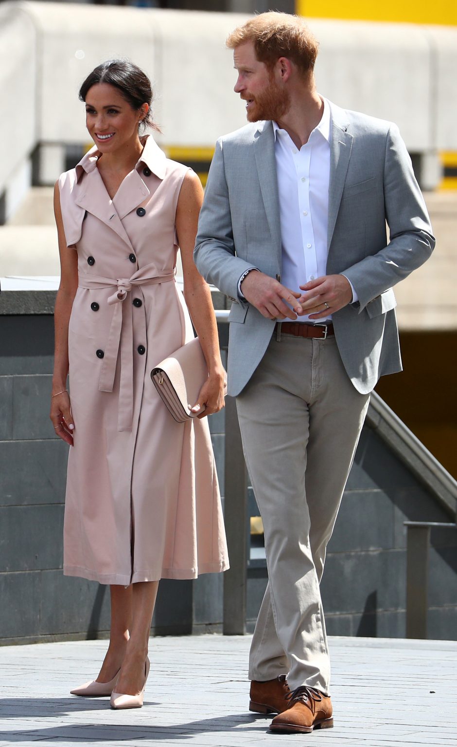 Princas Harry su žmona aplankė N. Mandelai skirtą parodą
