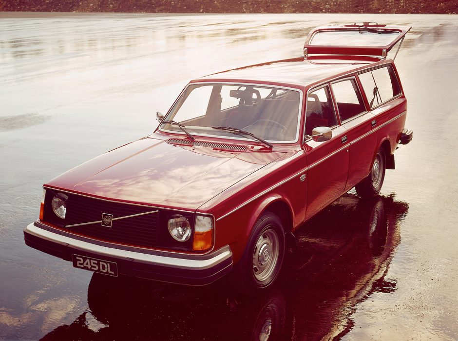 Švedijos simbolis „Volvo 240“ švenčia keturiasdešimtmetį