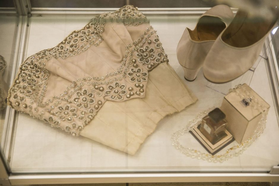 A. Vasiljevo parodoje pirmąkart eksponuojama J. Statkevičiaus kurta suknia