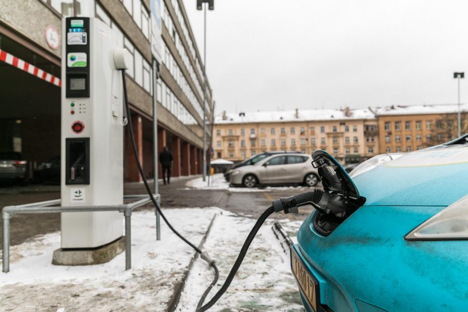 Vilniuje plečiama elektromobilių infrastruktūra