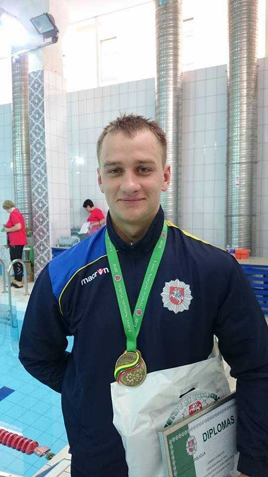 Policijos plaukimo pirmenybėse – Lietuvos policijos mokyklos kursanto triumfas