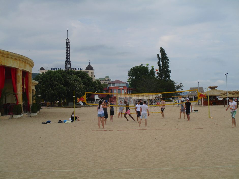 Auksinės kopos: švarus paplūdimys, nedidelės kainos, dainas traukiantys vokiečiai