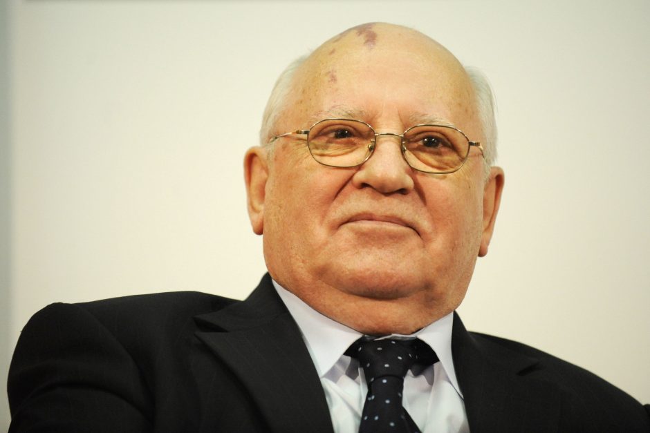 M. Gorbačiovas įspėjo apie naujų ginklavimosi varžybų ir Šaltojo karo pavojų
