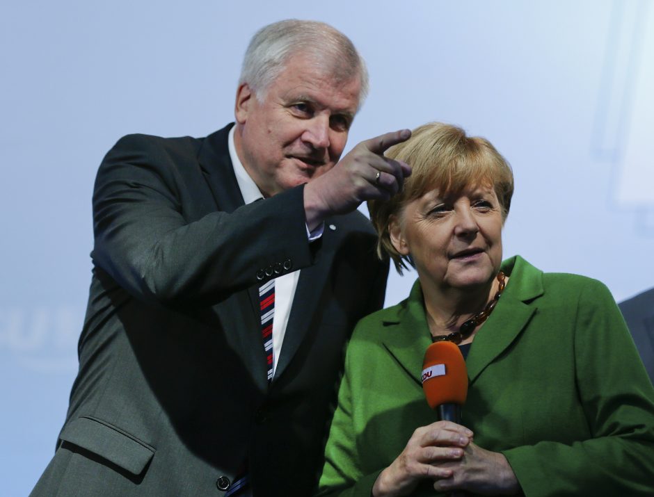 Dėl pabėgėlių krizės A. Merkel oponento populiarumas stipriai šoko į viršų
