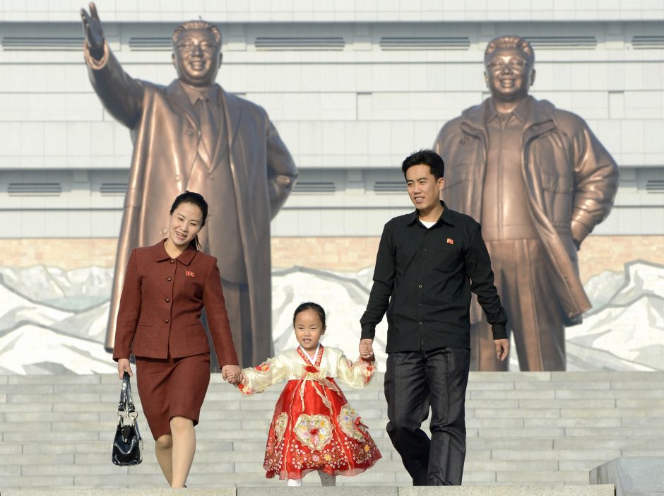 Šiaurės Korėja dėl Ebolos viruso grėsmės nebeįsileis užsienio turistų