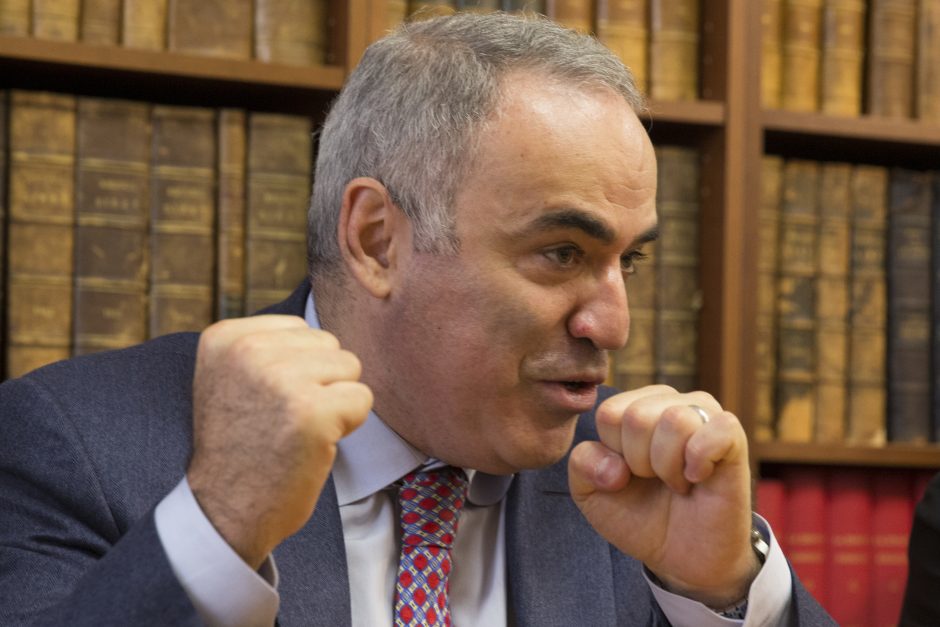 G. Kasparovas piešia niūrią Rusijos ateitį