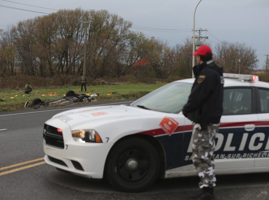 Du Kanados karius parbloškęs vairuotojas – įtariamas radikalas