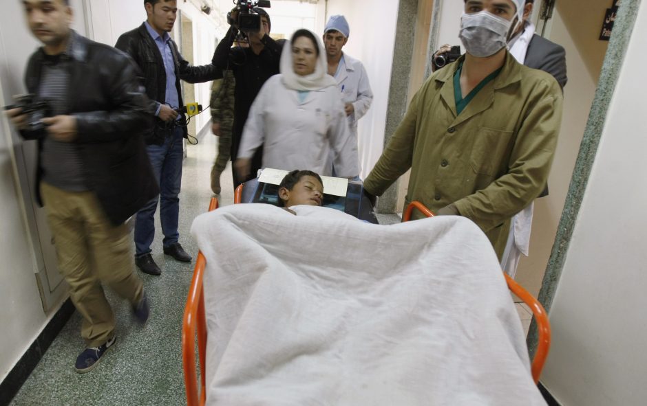 Afganistane mirtininko išpuolis nusinešė 50 gyvybių