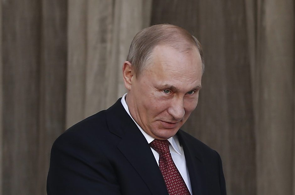 Rusijos prezidentas „nepriimtinais“ vadina bandymus perrašyti istoriją