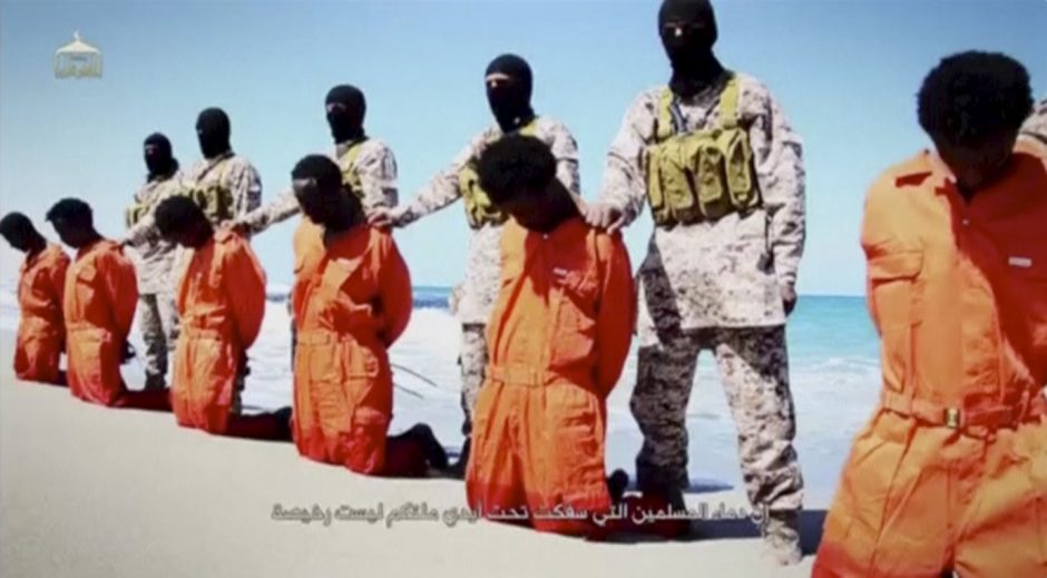 Libijoje pagrobti penki televizijos filmavimo grupės nariai rasti negyvi
