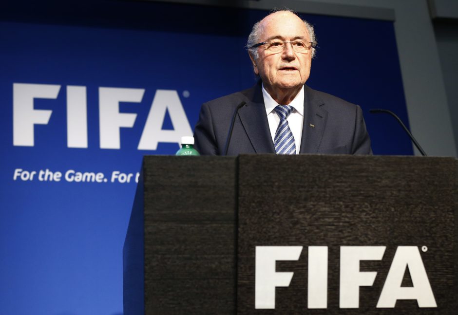 FIFA prezidentui S. Blatteriui – raginimas nedelsiant pasitraukti