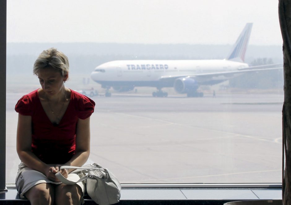 Maskvos Domodedovo oro uoste dėl gaisro atidėti skrydžiai, evakuoti keleiviai