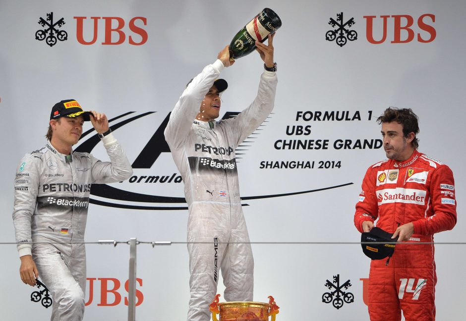 Trečioji iš eilės dviguba „Mercedes“ pergalė „Formulės 1“ ketvirtajame etape