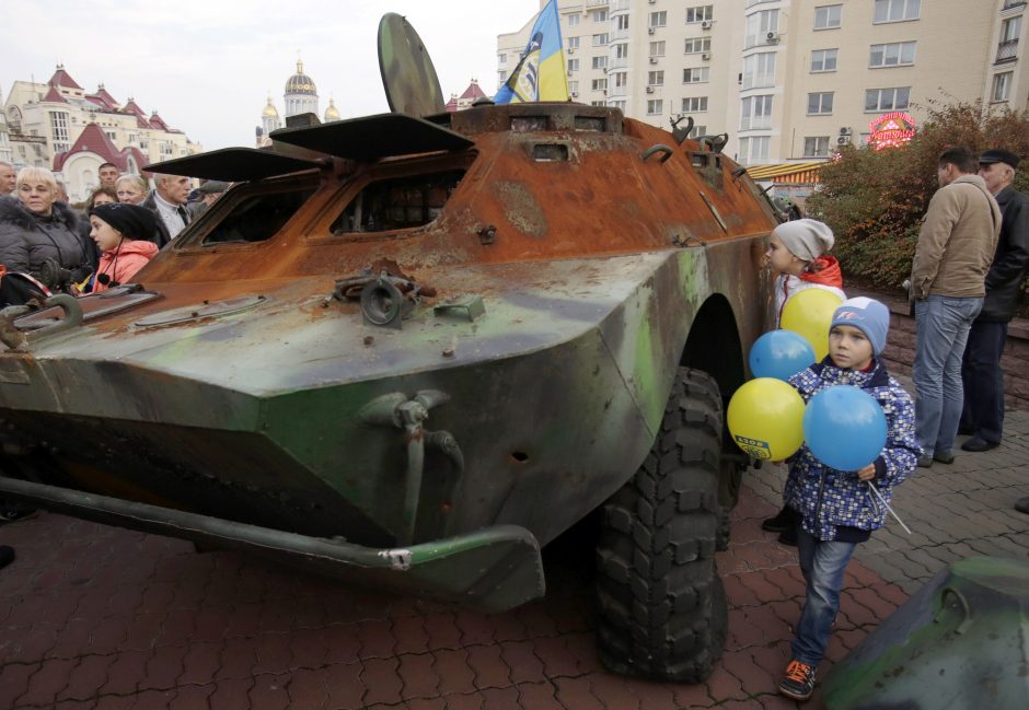 Ukrainos kovotojai frontą sieks iškeisti į politiką
