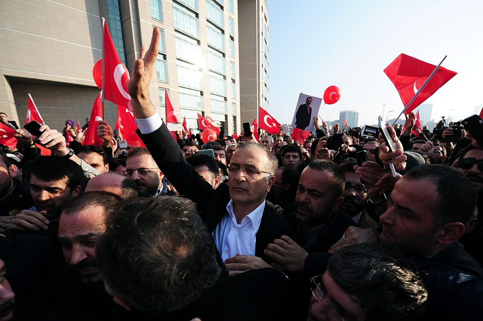 Turkijos teismas išdavė orderį areštuoti prezidento priešininką