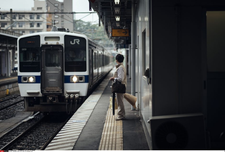 Retas nusikaltimas Japonijoje: traukinyje peiliu mirtinai sužalotas vyras