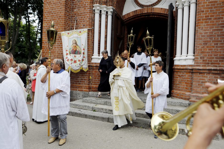 Palangos parapija atsisveikino su kunigu M.Venskumi