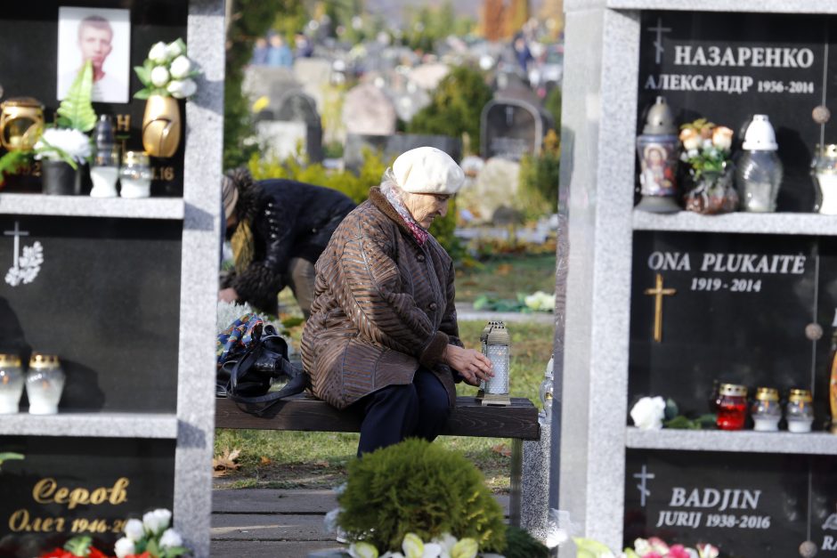 Uostamiesčio kapinėse – minios lankytojų
