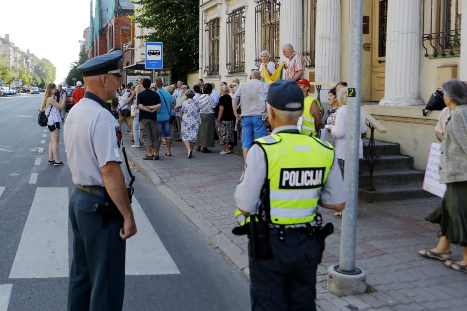 Klaipėdos liberalai vertins V. Titovą miltais apipylusio partiečio elgesį