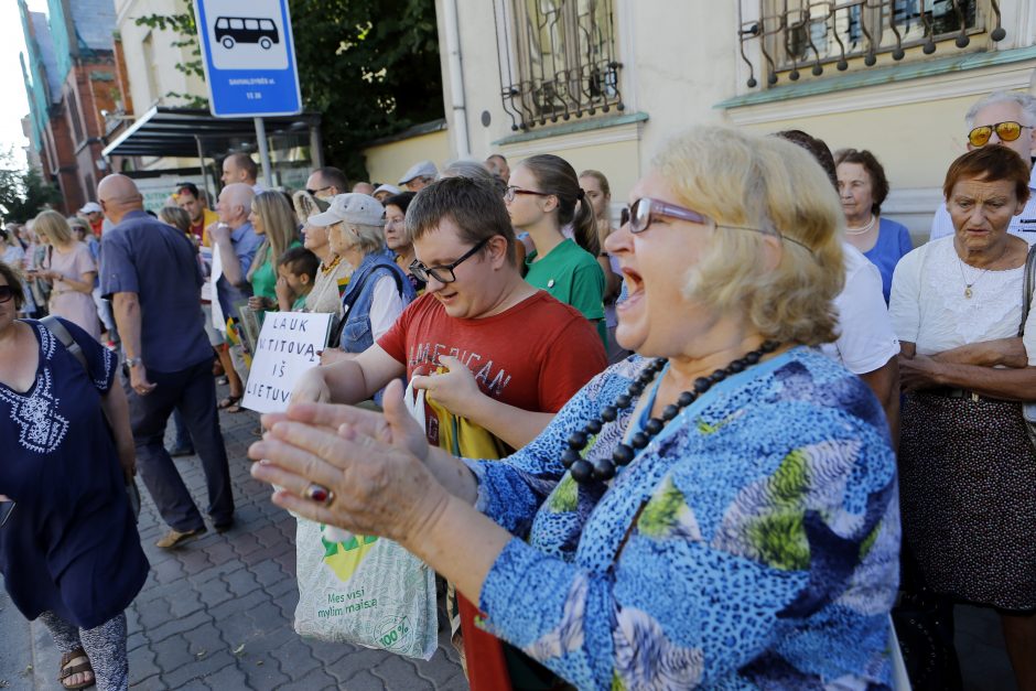 Klaipėdos liberalai vertins V. Titovą miltais apipylusio partiečio elgesį